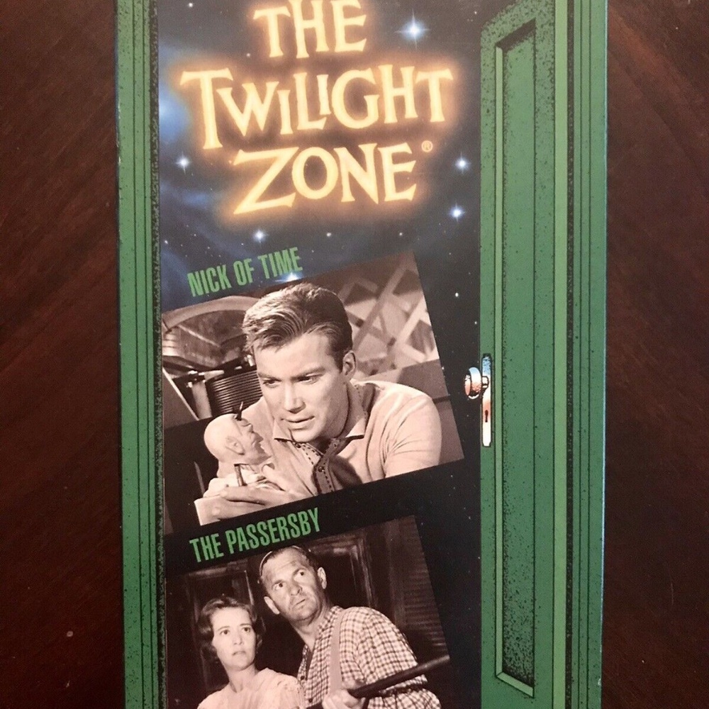The Twilight Zone: 2 TV Episodes Vintage VHS - Nick Of Time & The Passersby